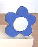 kleine Blume ohne Blatt blau