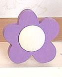 kleine Blume ohne Blatt dunkel lila