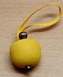 1 kleiner Hänge-Apfel, gelb
