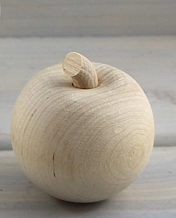 1 schwedischer Holzstecker mittlerer Apfel, natur, h 5 cm