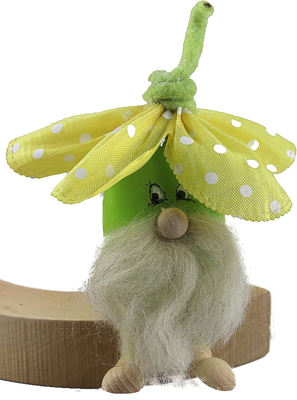 Ei-Wichtel lime grün mit Blütenhut gelb,  H 12 cm, Kranzfigur