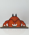 Holz Krabbe, 4,5 x 8 cm, handbemalt, mit Holzständer, auf Wunsch auch als Kranzfigur