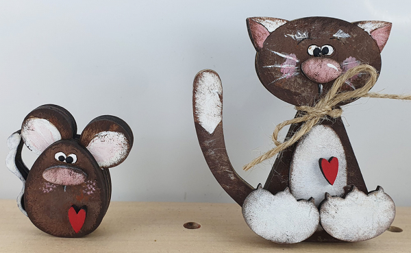 Steckfigur süße Holz Katze mit Herz und Kordelschleifen, kleine Holzmaus mit Herz