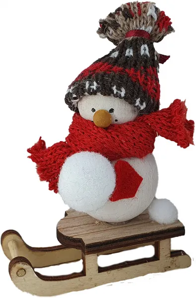 Schneemann auf Holzschlitten mit Schneebällen, weiß, braun rot gemusterte Strickmütze, H 11 cm, Kranzfigur