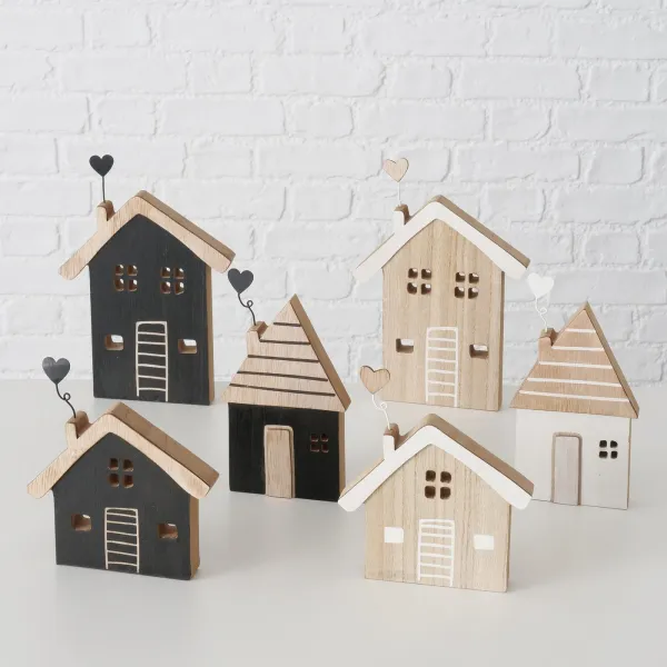 kleine Holzhäuser mit Türkranz und Herz, weiß shabby grau