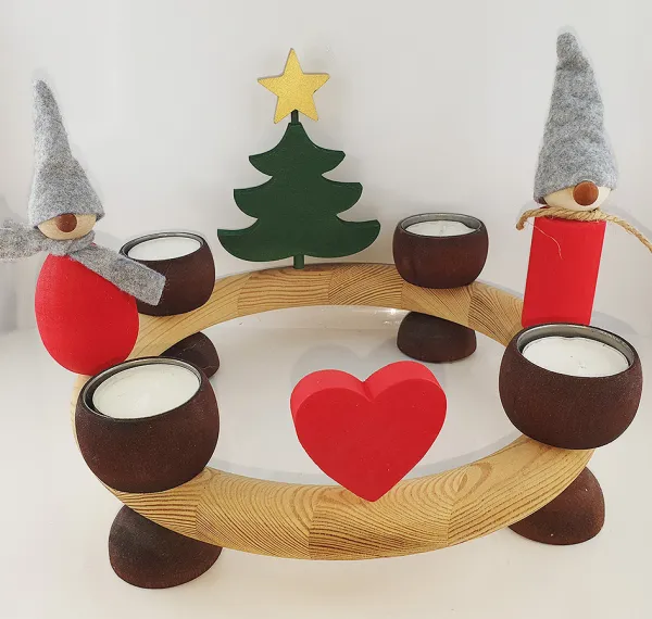 Sebastian Wichtel Sofus auf Teelichterkranz