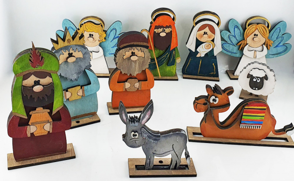 Steckfiguren Sebastian Holzkränze, Krippefiguren, Maria mit Jesuskind, Heiligenschein, Tiere