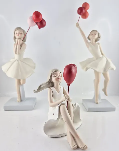 Gilde 1 Figur, Frau, Ballonmotiv, Poly, creme, rot, 3 Varianten, L. 7 cm, B. 10 cm, H. 24 cm