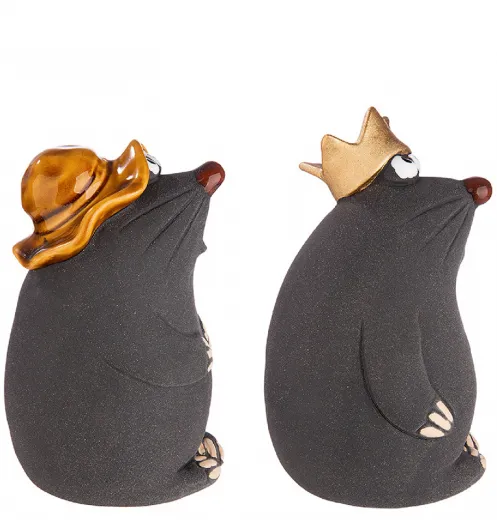 Ente Eugen, stehend, weiße Kapitänsmütze mit blauem Rand