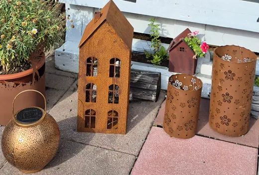Großes Windlicht Haus rost , H 45,5 cm, Rost Dekoration