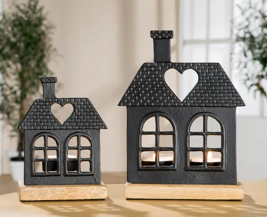 Gilde Teelichtleuchter Haus mit Herzdach schwarz natur H 20 cm Metall Mangoholz