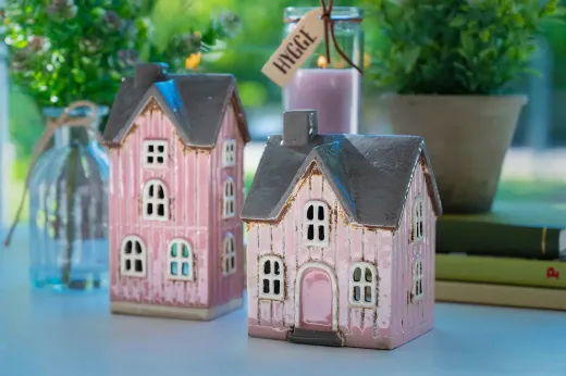 Det Gamle Apotek Keramikhaus für ein Teelicht helles rosa H 14 cm