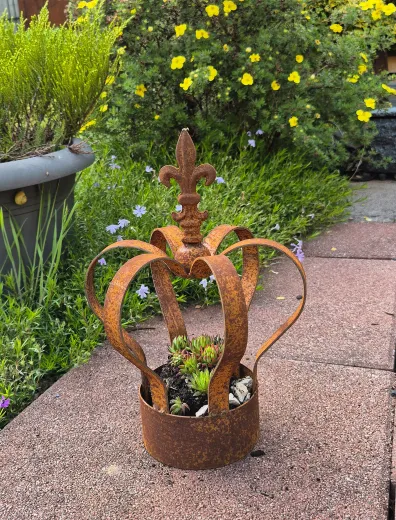 Nostalgische Rost Krone zum Bepflanzen D 21,5 x H 33 cm Garten Dekoration Pflanztopf