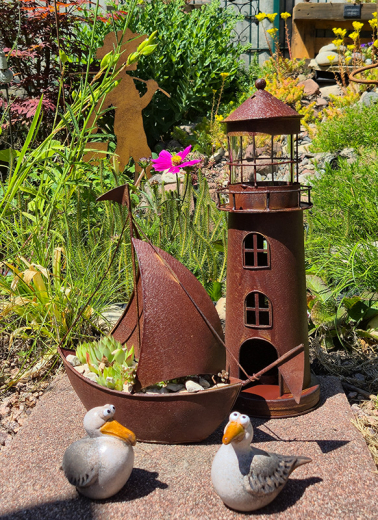 Roststecker Eisen Kind mit Angel, Leuchtturm, Boot, Gartendekoration, Gartendeko Teich