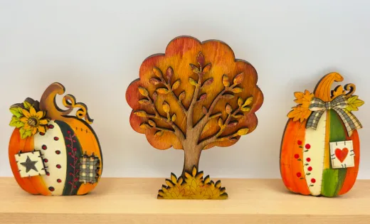 Kranzfigur großer Herbst Baum mehrschichtig h 12 cm Herbstfarben handbemalt