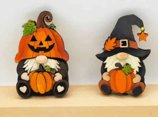 Kranzfiguren Herbstwichtel mit Kürbis Zipfelhut Herbstblatt Stern h 8 cm handbemalt