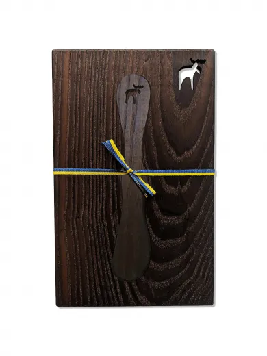 Schwedisches Geschenkset Holzbrettchen mit Buttermesser Elch, dunkles Escheholz