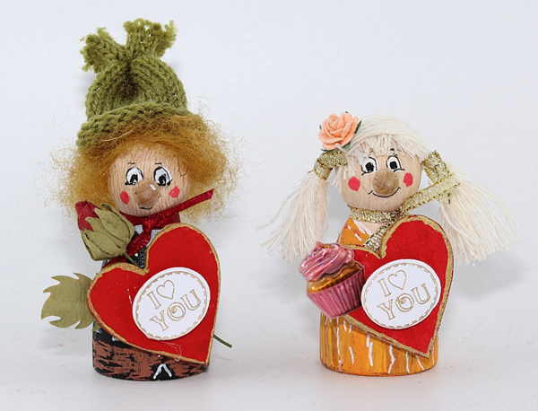 Valentinstag - Mann mit Herz u. Rose, H 9 cm
