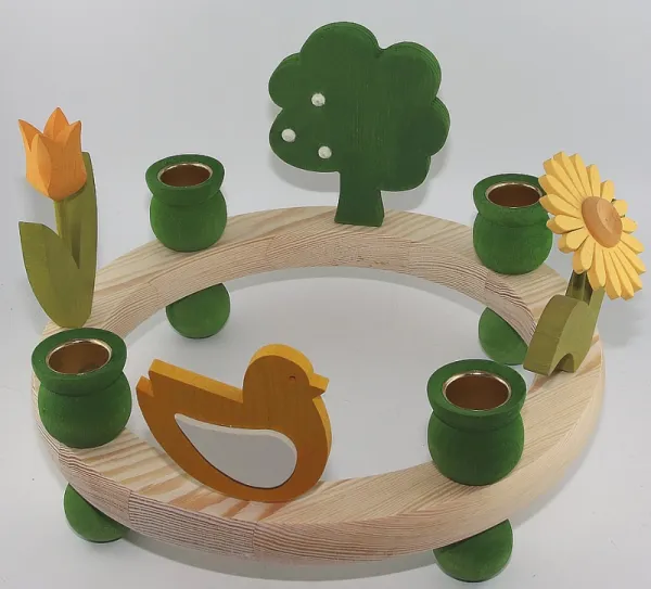 Sebastian Kerzenkranz hellgrün mit Steckfiguren Baum, Tulpe, Blume, Vogel