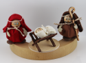 Maria, Josef und Jesuskind in Holzkrippe, Holzkranzfiguren aus Holz/Filz