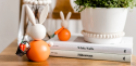 Finnischer Osterhase mit Karotte, orange, finnische Oster Dekoration