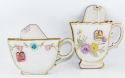 Holz Gutscheinhalter Teetasse mit Teebeutel hoch, Blumenmuster, Goldrand, h 10,5 cm, handbemalt