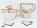 Holz Gutscheinhalter Teetasse mit Teebeutel hoch, Blumenmuster, Goldrand, h 10,5 cm, handbemalt