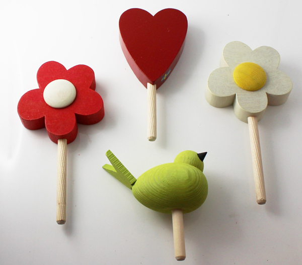 Holzstecker Blume weiß/gelb mit Flaschenöffner, für Papierrollenhalter, h 8 cm