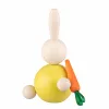 Seitenansicht Aarikka Osterhase Jänö mit Karotte, h 8,5 cm, leuchtendes gelb