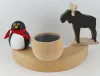 Sebastian design großer Pinguin auf Steckunterlage mit braunem Elch