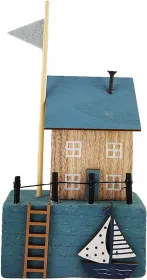 Maritimes Haus mit Fahne, Segelboot und Leiter, 10x4xH21cm, blau-weiß-natur Maritimes Haus mit Fahne, Segelboot und Leiter, 10x4xH21cm, blau-weiß-natur
